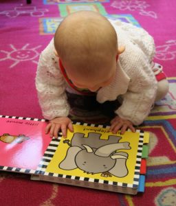 baby-reading